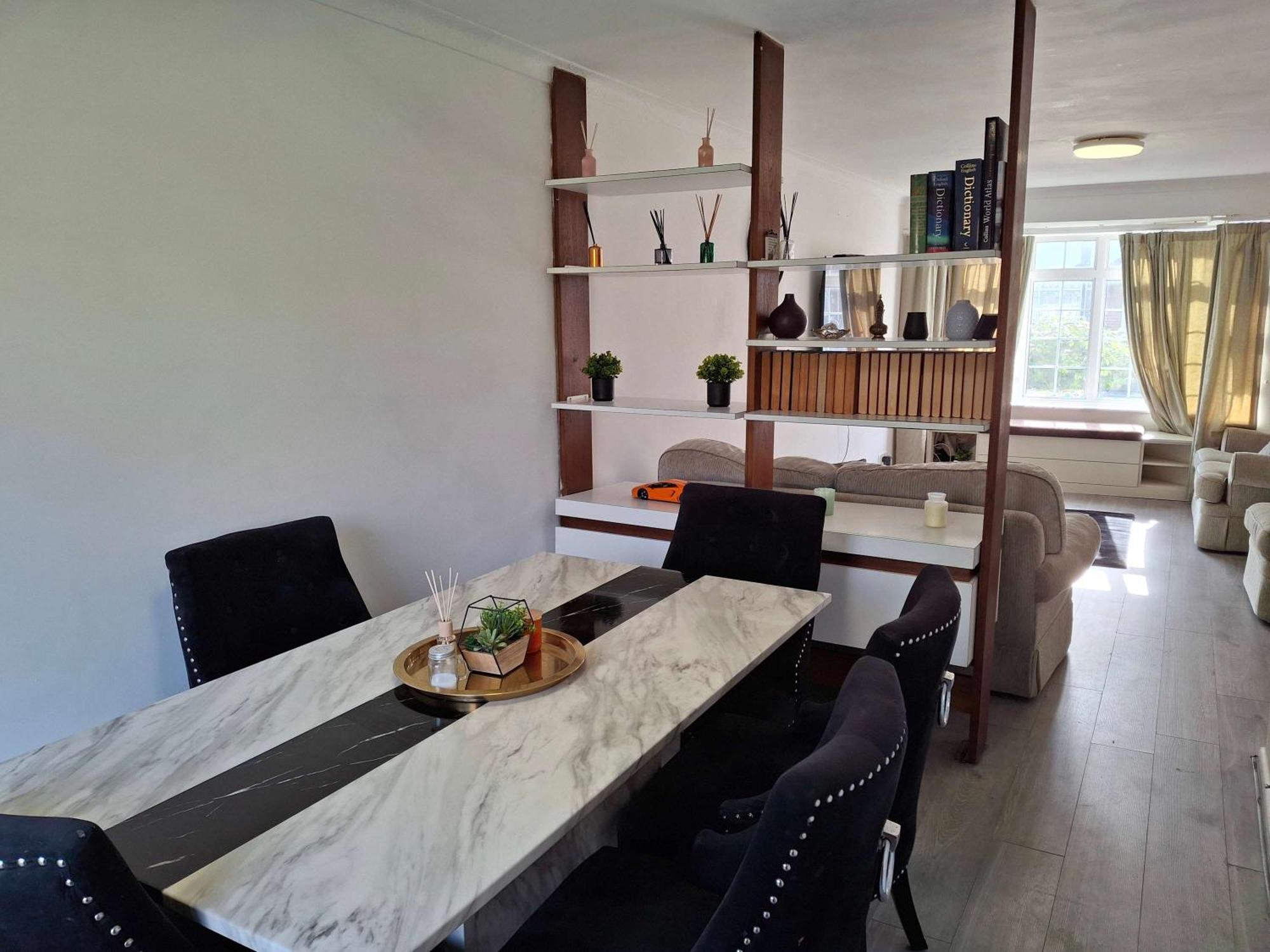 Nicely Decorated 3 Bedroom House Near Heathrow, London 스테인스 외부 사진