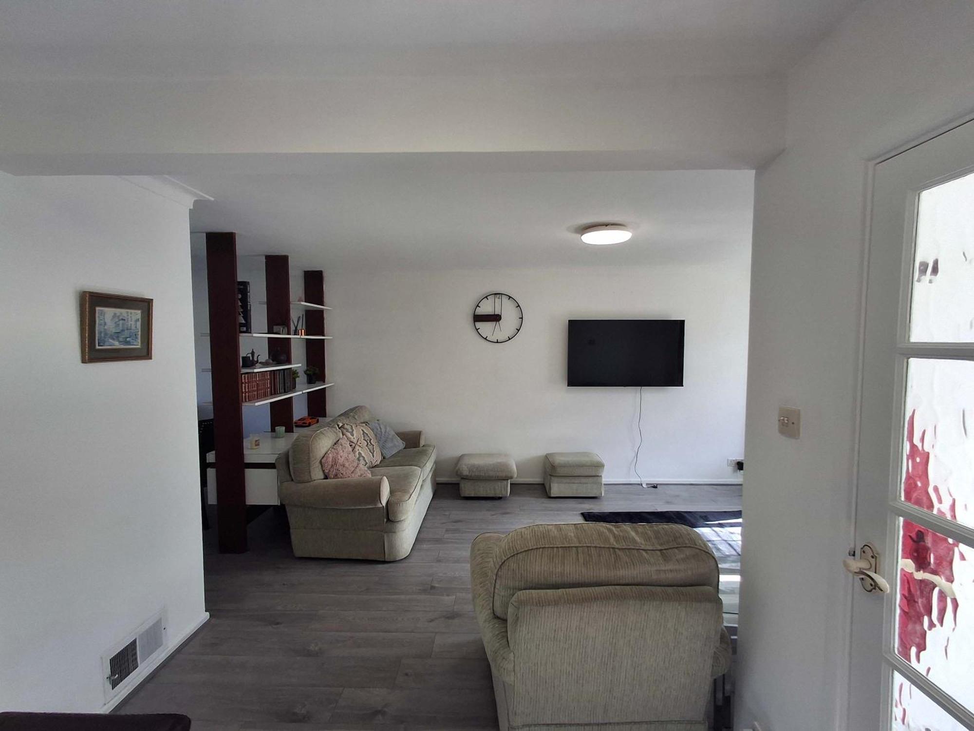 Nicely Decorated 3 Bedroom House Near Heathrow, London 스테인스 외부 사진